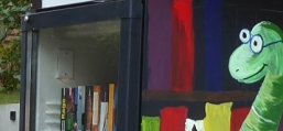 Das Foto zeigt den Bücherschrank im Ortsteil Neuses