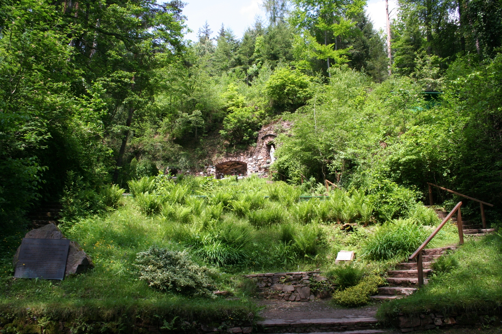 Mariengrotte im Ortsteil Horbach Das Foto zeigt die Mariengrotte im Ortsteil Horbach