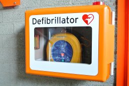 Defibrillator Das Bild zeigt einen Defibrillator