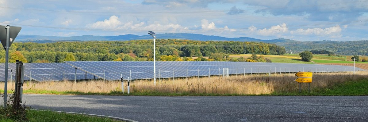 Foto des Solarparks in Somborn