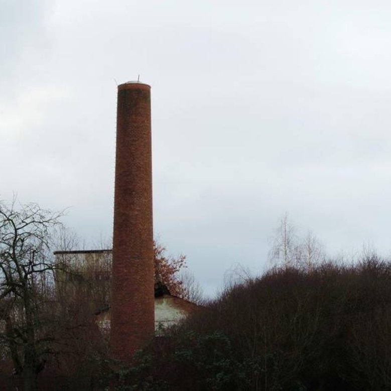 Foto des Schornsteins der Lederfabrik Bernbach