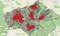 Auf dem Foto zu sehen ist eine Karte mit ALKIS-Kennzeichnungen.