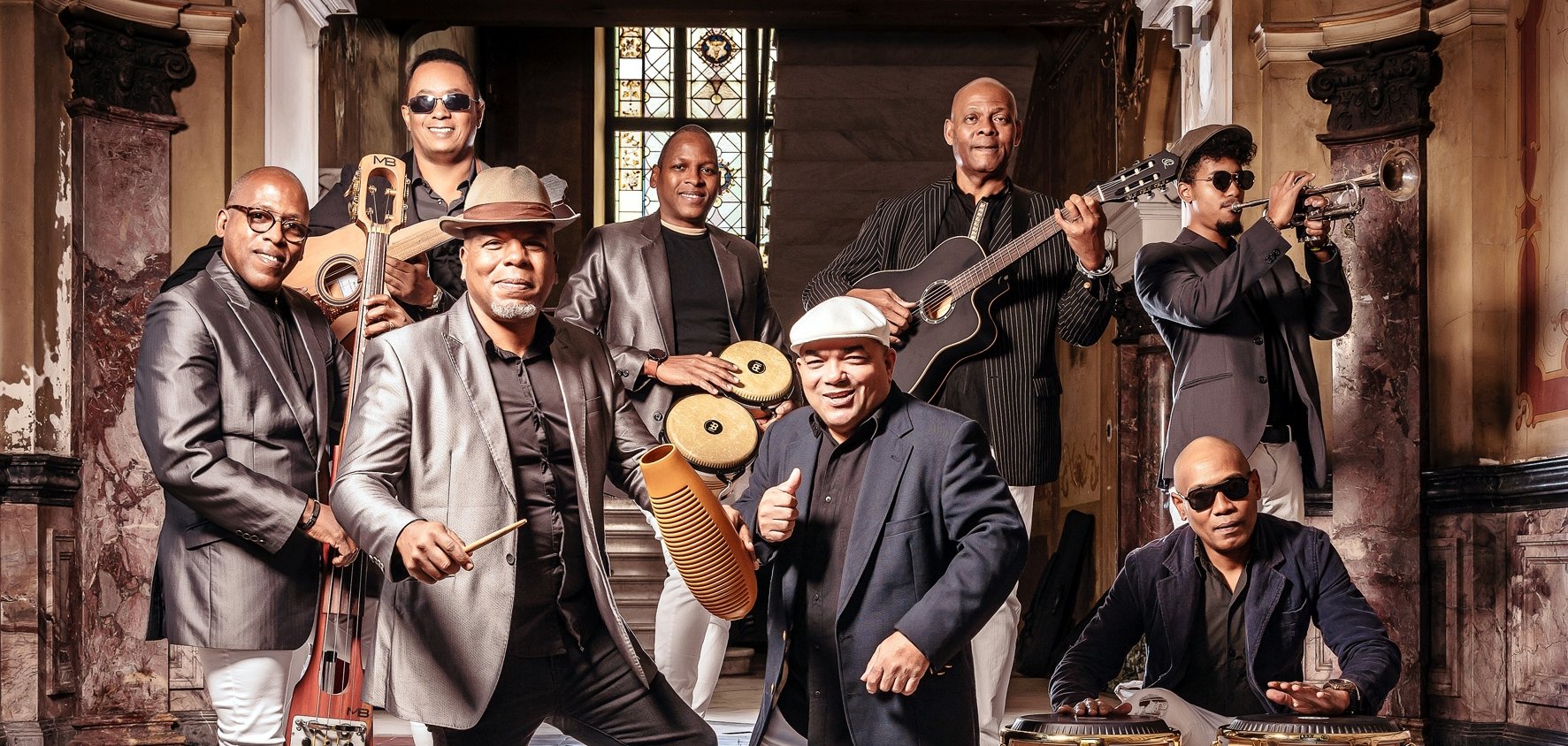 Band ECOS DE SIBONEY mit Instrumenten
