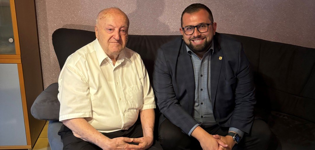 Jubilar Alfred Schwarzkopf und Bürgermeister Waldemar Gogel.